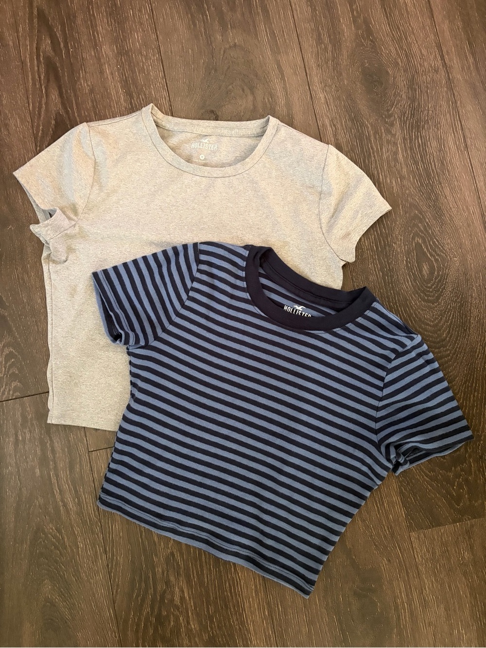 Hollister Navy & Light Blue Striped Tee with Light Gray Short Crew Tee Lot Med
